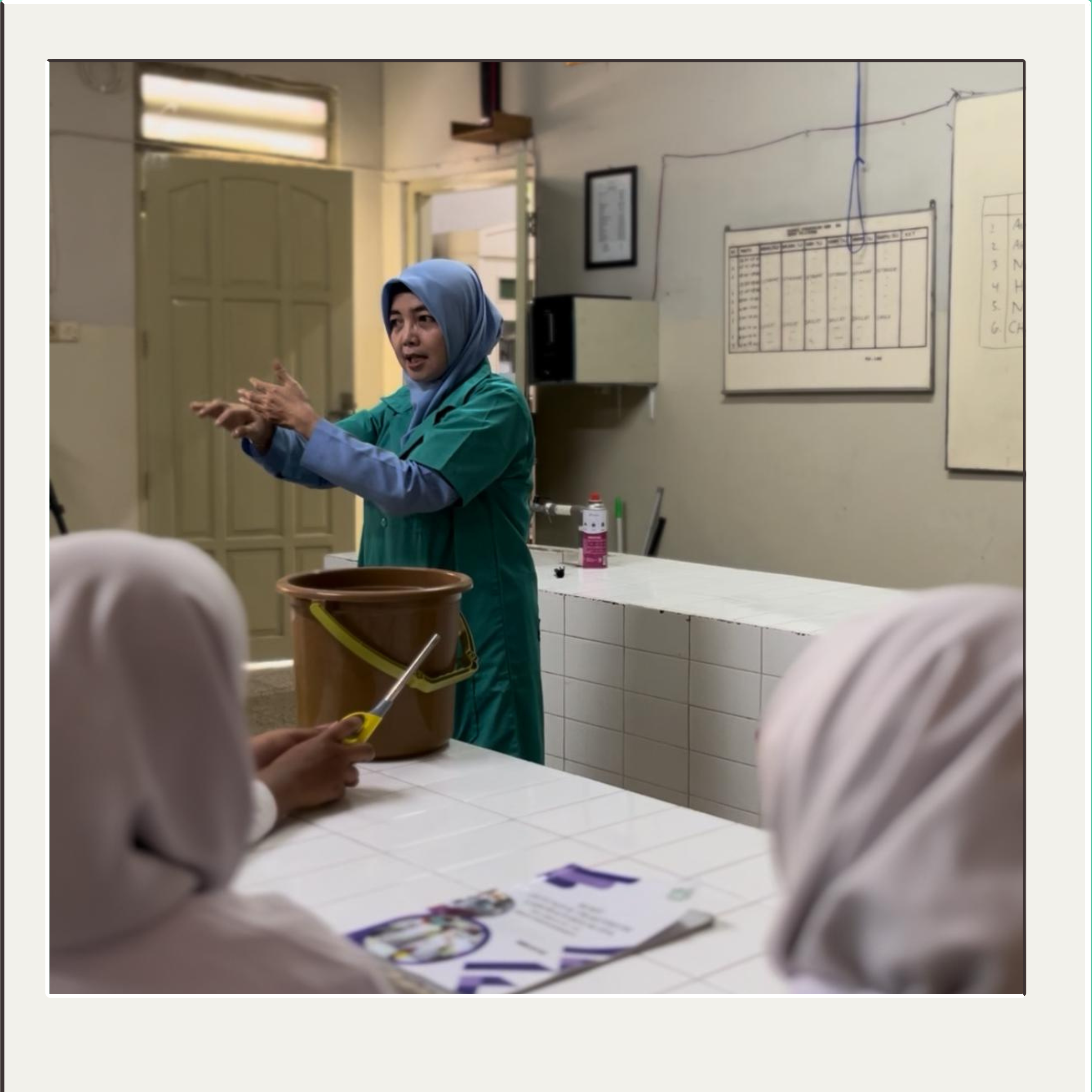 Inspiratif dan Bermakna: Video Pembelajaran Guru SMA Al-Irsyad Surabaya Berbasis Nilai Al-Qur’an